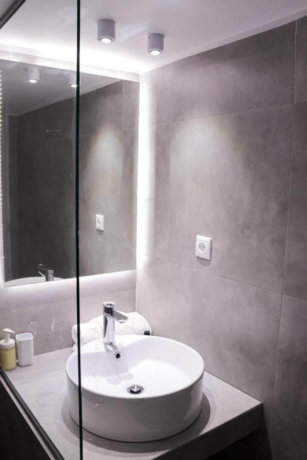 Zea Apartments Пирей Экстерьер фото
