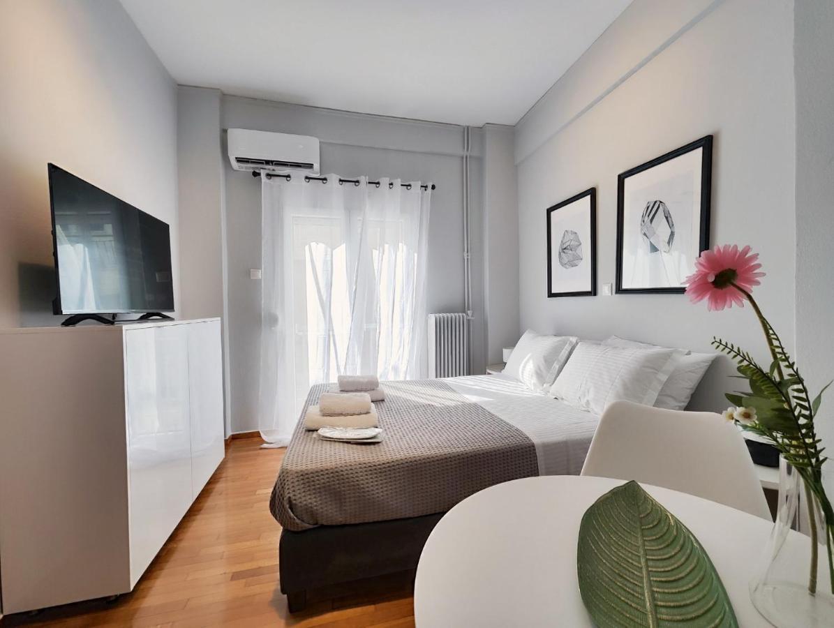 Zea Apartments Пирей Экстерьер фото