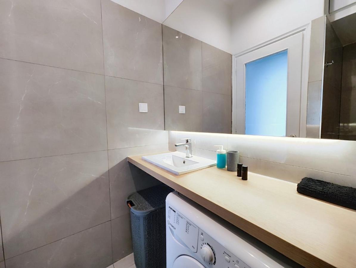 Zea Apartments Пирей Экстерьер фото